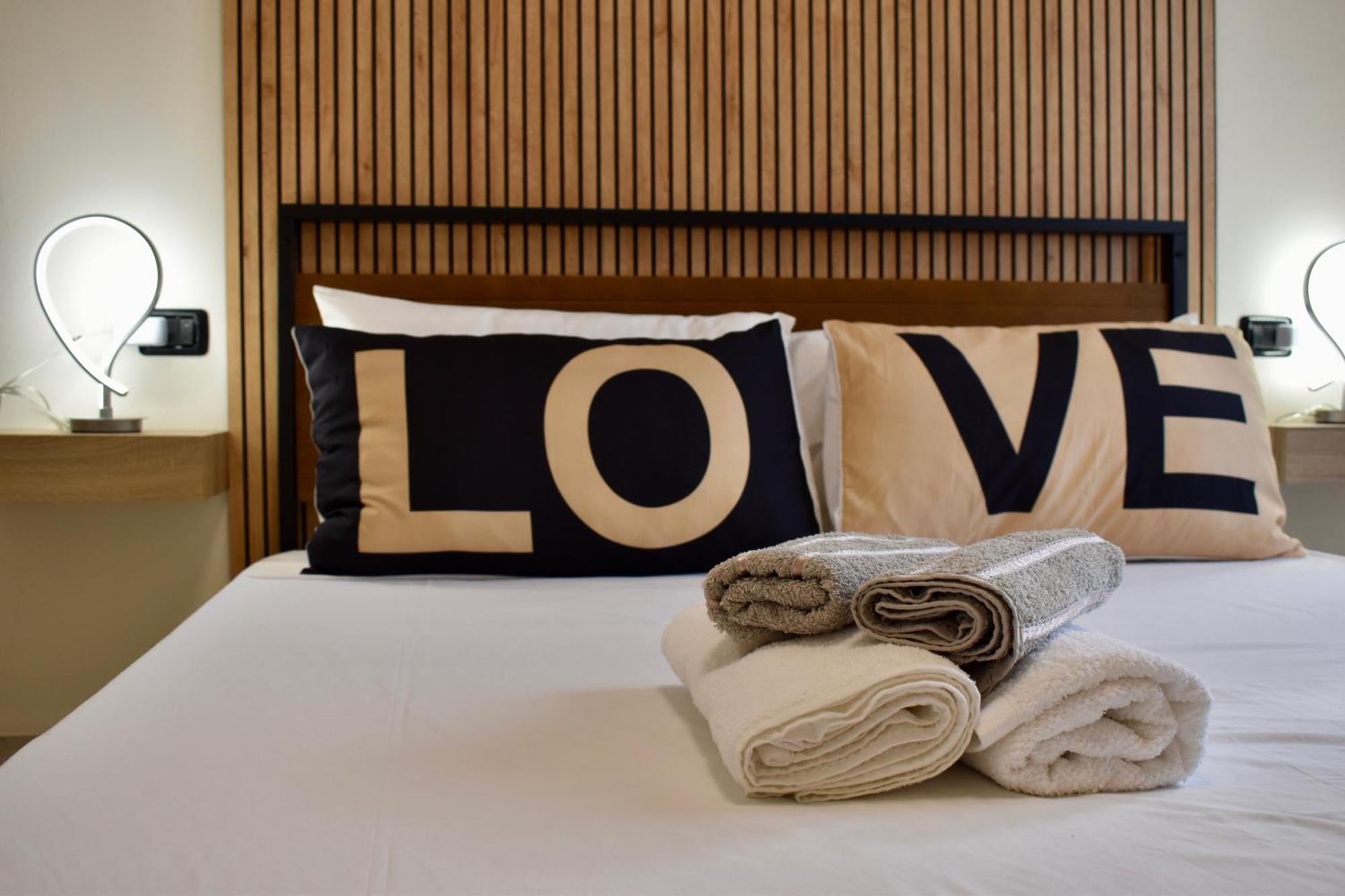 Eden Guest House Сомма-Ломбардо Экстерьер фото